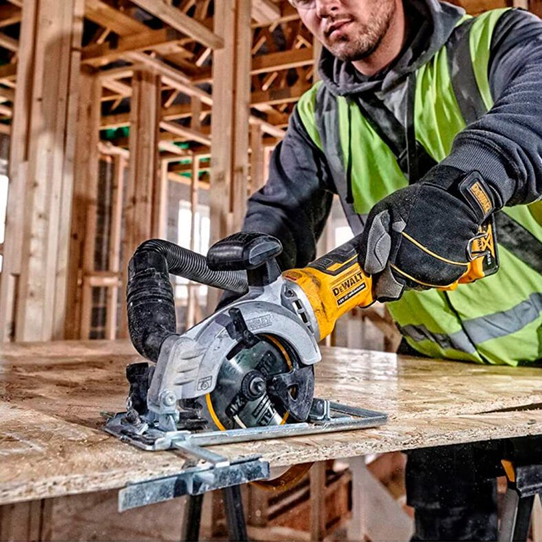 Sierra circular Dewalt con guía