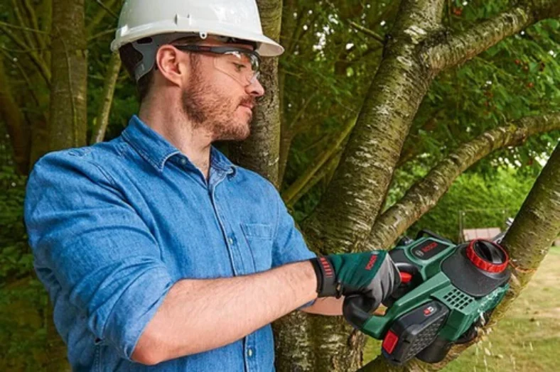 Motosierra batería Bosch